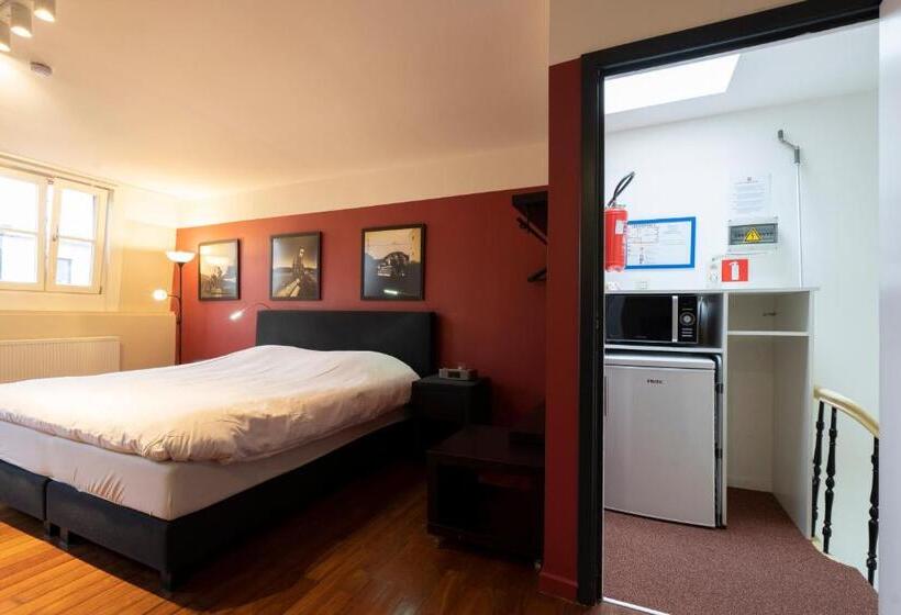 غرفة قياسية, Because The Night City Lodge