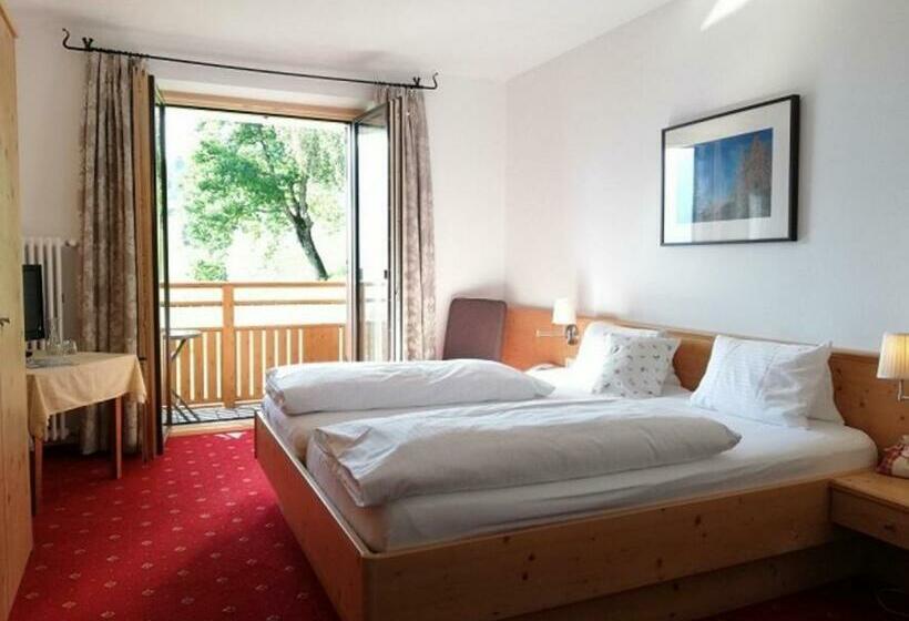 غرفة قياسية مزوَّدة بشُرفة, Bergerhof