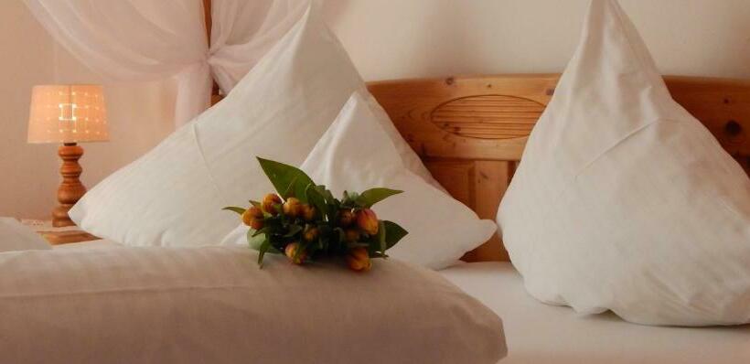 غرفة قياسية مزوَّدة بشُرفة, Bergerhof