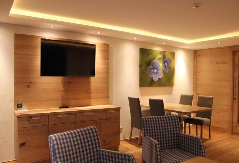 Апартаменты 2 Спальни с Балконом, Garni Lärchenhof