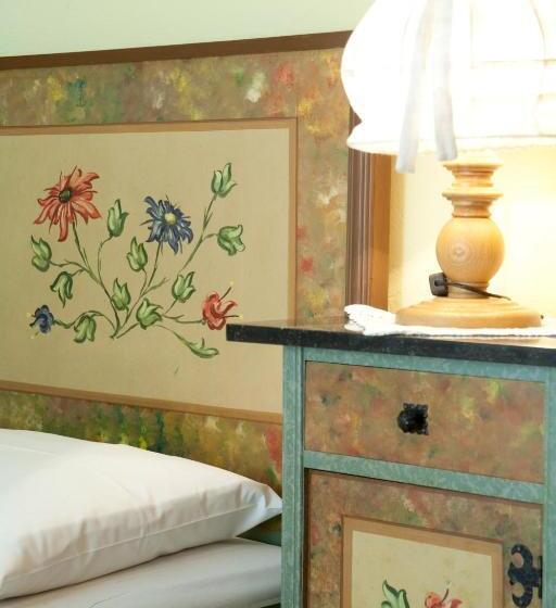 이코노미 룸, Goldener Ochs