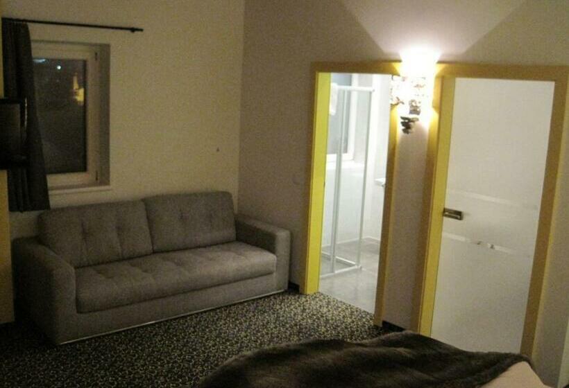 اتاق استاندارد چهار تخته, Harakiri Lodgings Und Apresski