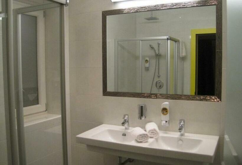 اتاق استاندارد, Harakiri Lodgings Und Apresski