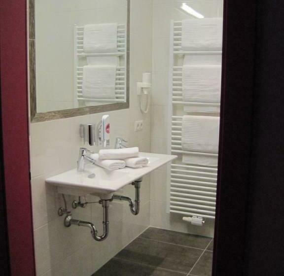 اتاق استاندارد چهار تخته, Harakiri Lodgings Und Apresski