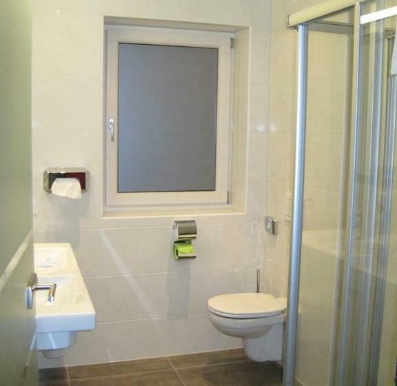 اتاق استاندارد سه نفره, Harakiri Lodgings Und Apresski