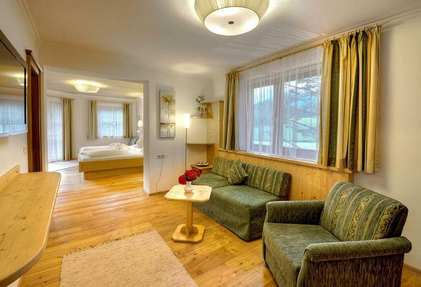 סוויטת ג'וניור עם מרפסת, Häuserl Im Wald