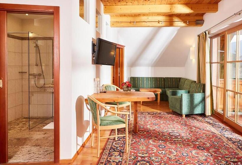 סוויטה משפחתית, Häuserl Im Wald