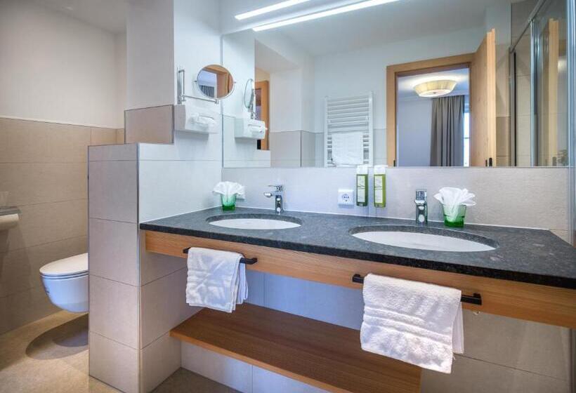 סוויטה עם טרסה, Häuserl Im Wald