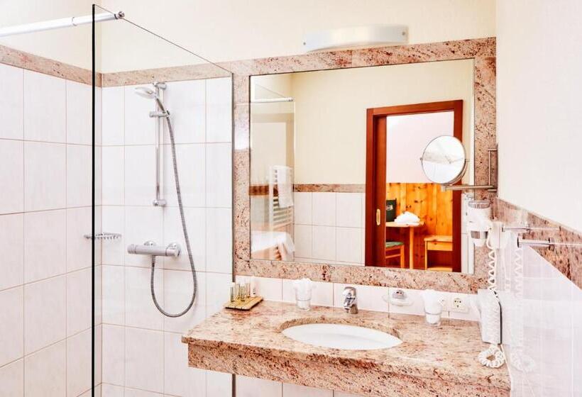 סוויטה משפחתית, Häuserl Im Wald