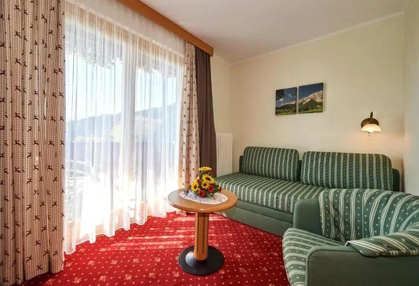 Pokój Rodzinny, Jagdhof
