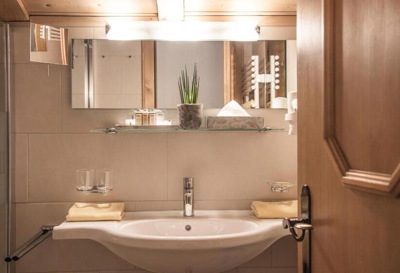 スタンダードルーム, Kristall