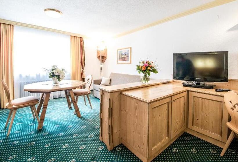 Family Suite, Kristall