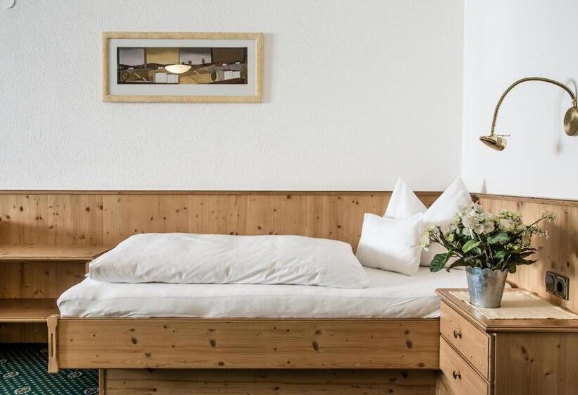 Suite Familiar, Kristall