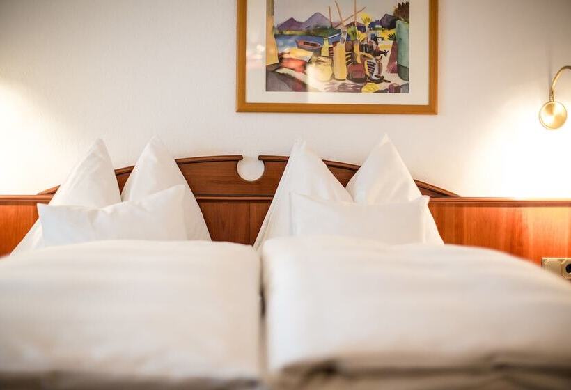 Habitación Estándar, Kristall