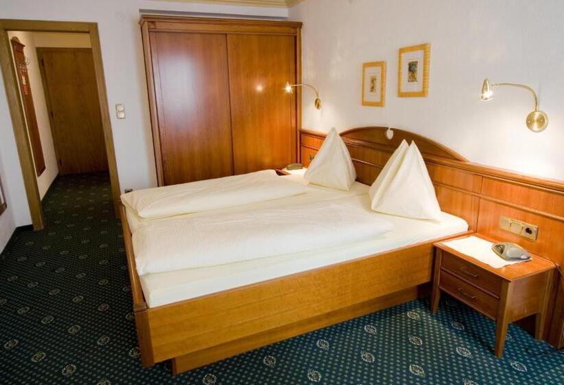 Habitación Estándar, Kristall