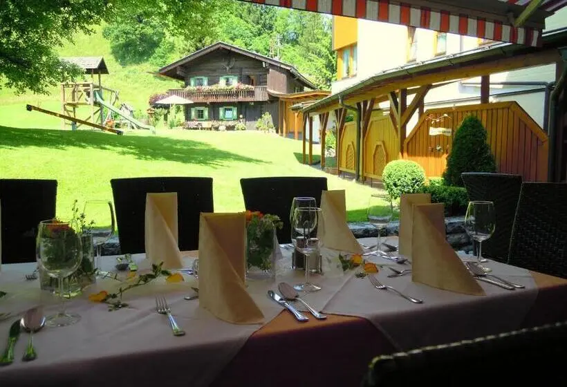 Talo 1 Makuuhuone, Landgasthof Reitsamerhof