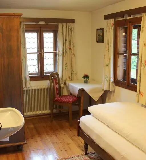 Talo 1 Makuuhuone, Landgasthof Reitsamerhof