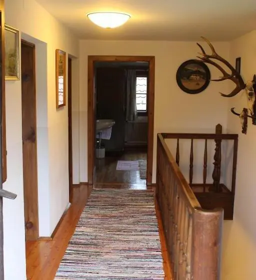 Talo 1 Makuuhuone, Landgasthof Reitsamerhof
