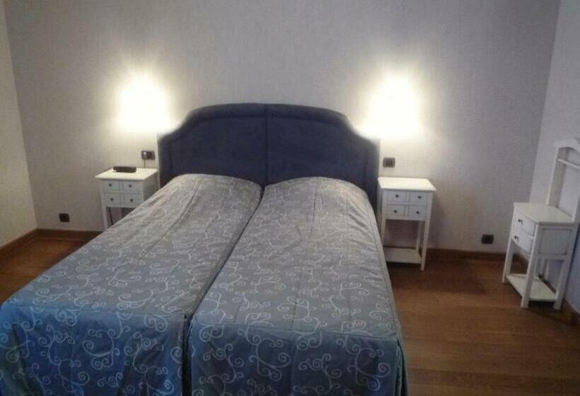 غرفة قياسية فردية, Le Château De Rendeux