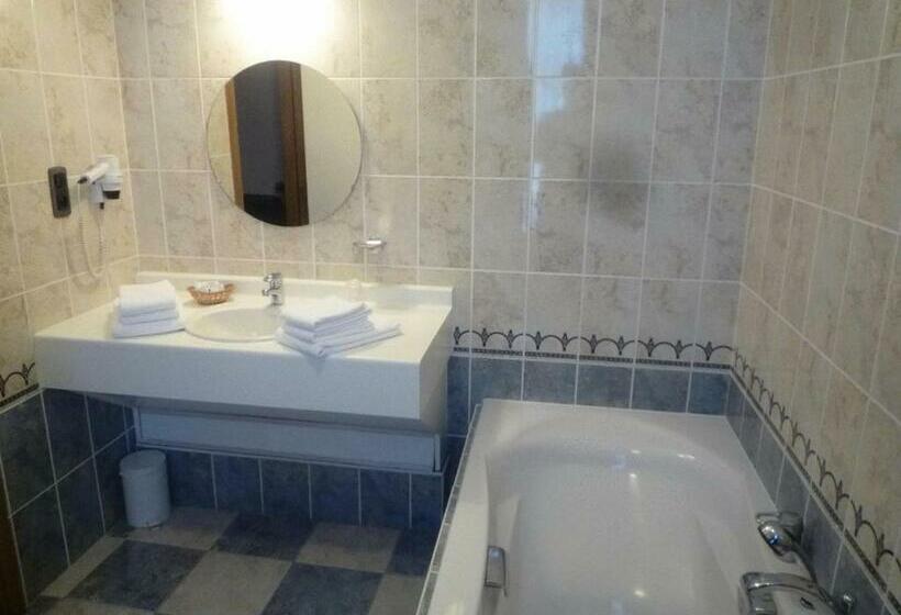 غرفة قياسية, Le Château De Rendeux