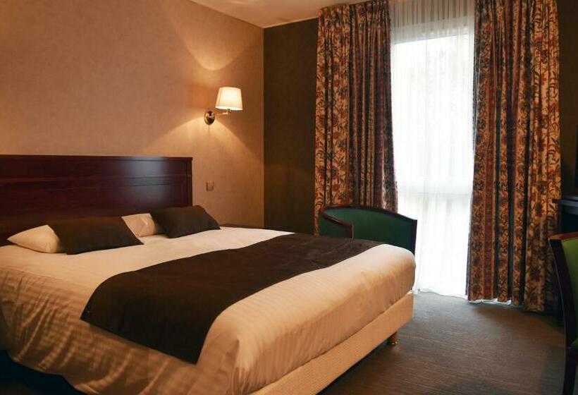 غرفة قياسية, Le Pole Europeen