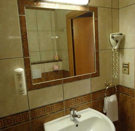 غرفة قياسية, Le Pole Europeen