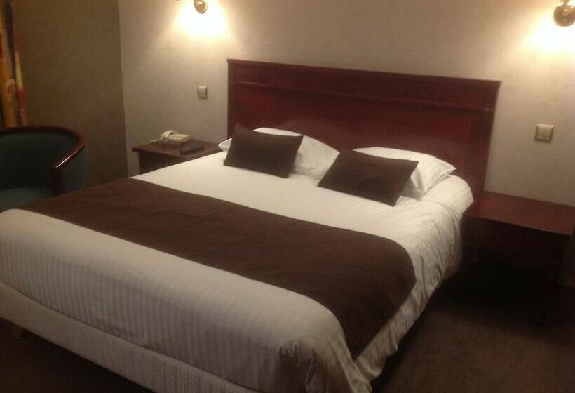 غرفة قياسية, Le Pole Europeen