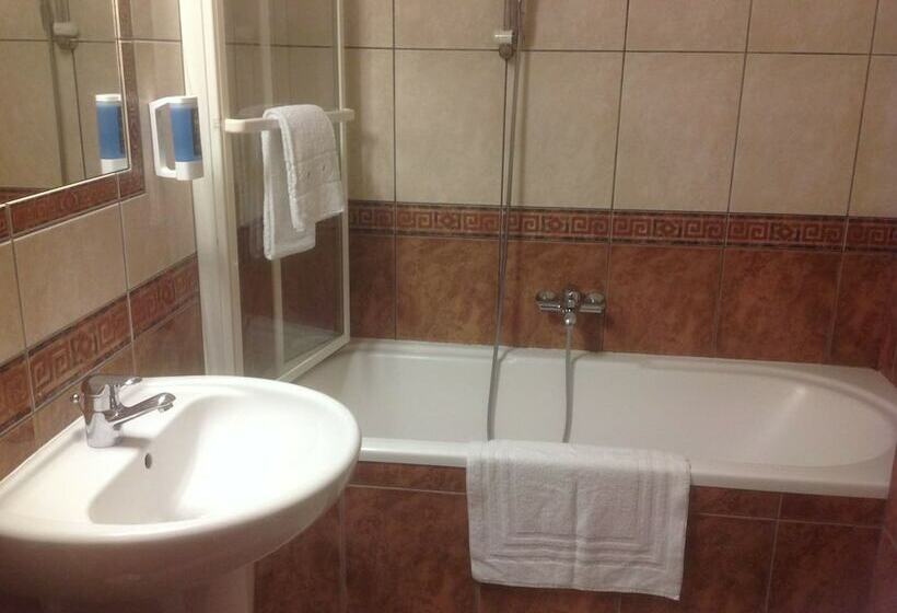 غرفة قياسية, Le Pole Europeen