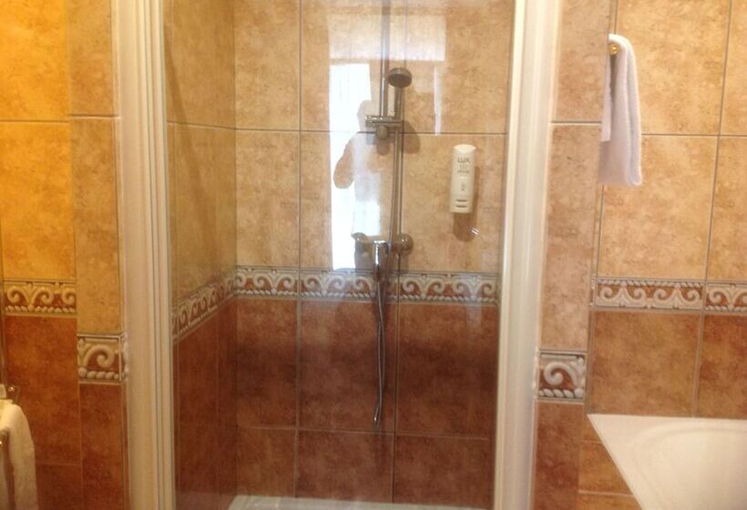 جناح, Le Pole Europeen