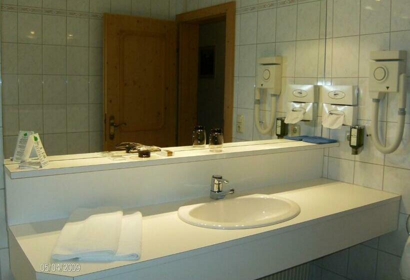 اتاق استاندارد یک نفره, Omesberg