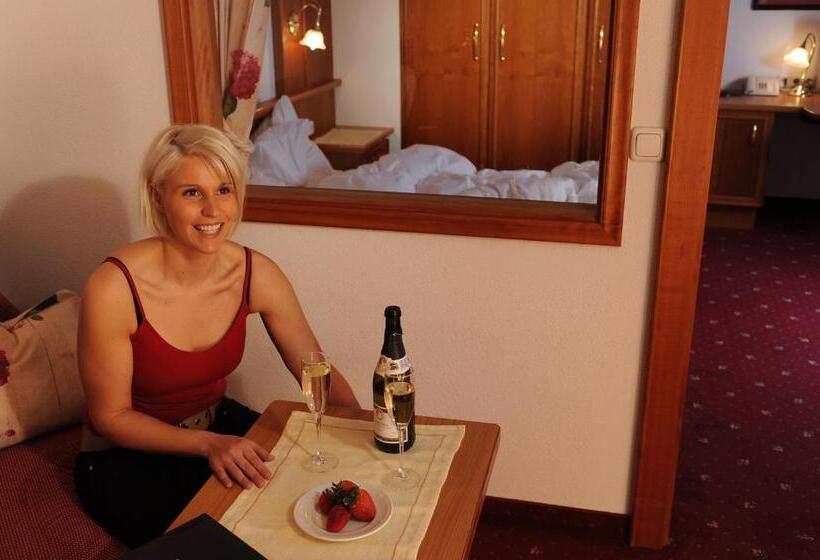 Семейный Номер, Post Kappl