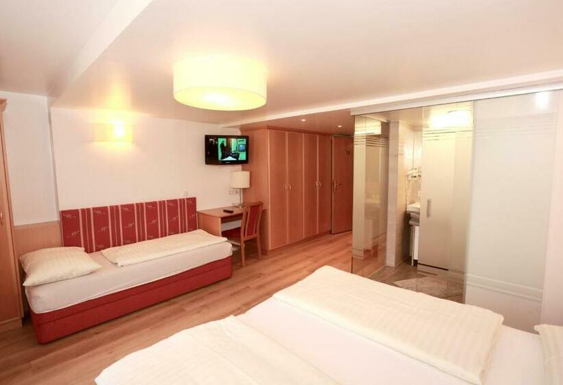 غرفة قياسية ثلاثية, Reisslerhof