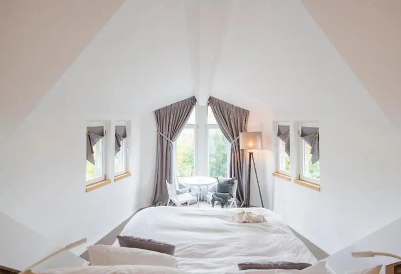 مجموعه ویستا شهر, Ne5t Hotel & Spa