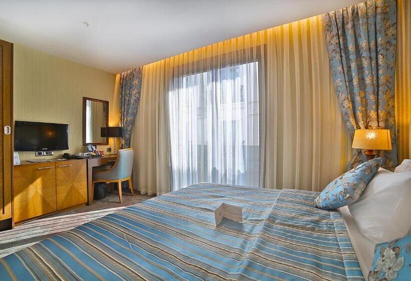 Deluxe Room with Balcony, Adelmar Hotel Istanbul Sisli