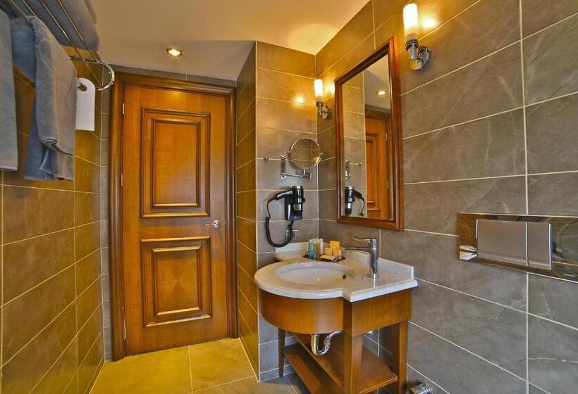 Standard Room with Balcony, Adelmar Hotel Istanbul Sisli