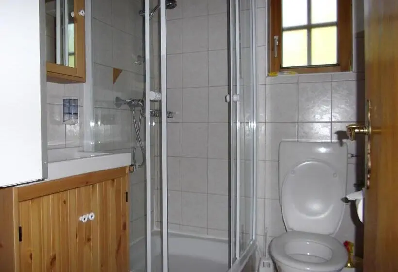 کلبه ییلاقی, Alpinresort Derbacherhof