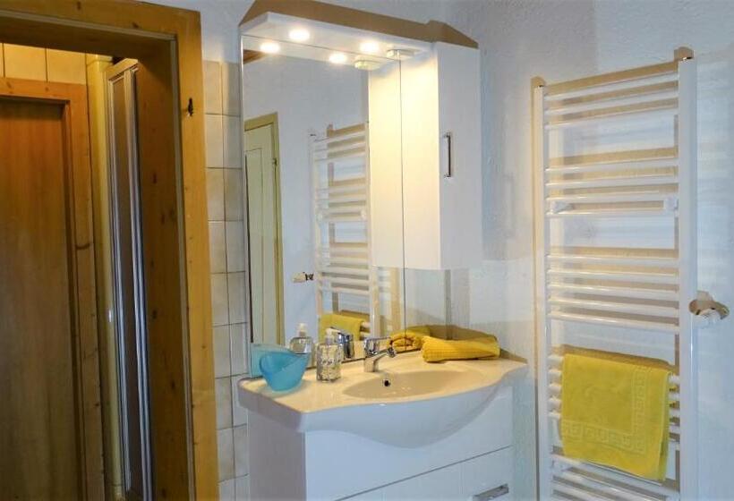 סוויטה משפחתית 2 חדרי שינה, Alpinresort Derbacherhof