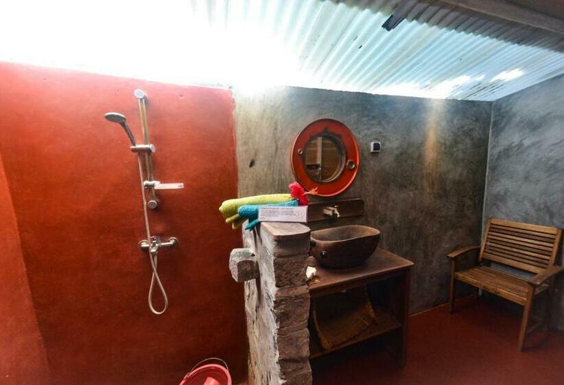 بنگله خانوادگی, Chez Nath