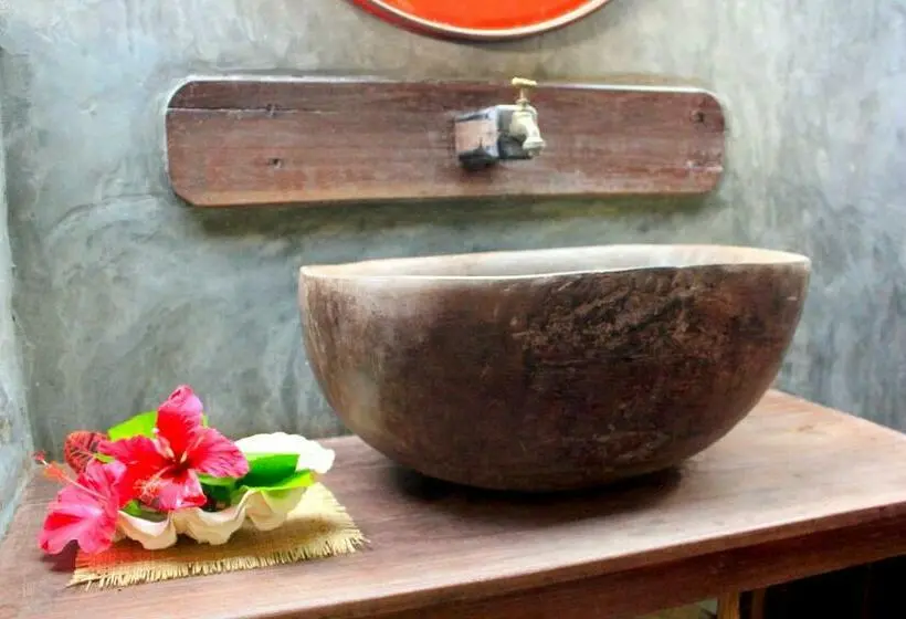 بنگله خانوادگی, Chez Nath