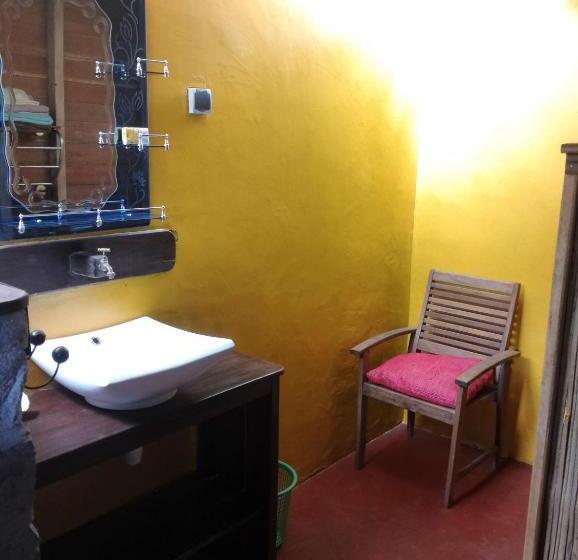 بنگله خانوادگی, Chez Nath