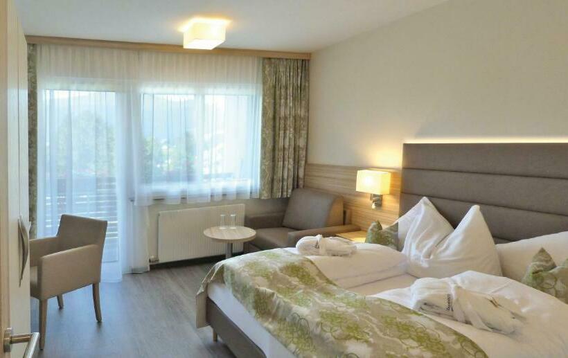 غرفة سوبيريور مزودة بشرفة, Restaurant Grimmingblick