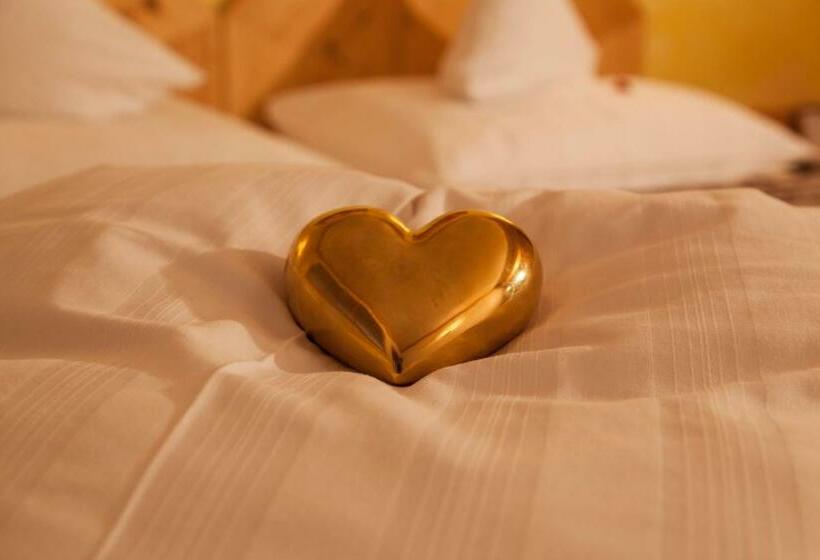 سوئیت با بالکن, Am Dorfplatz Suites  Adults Only