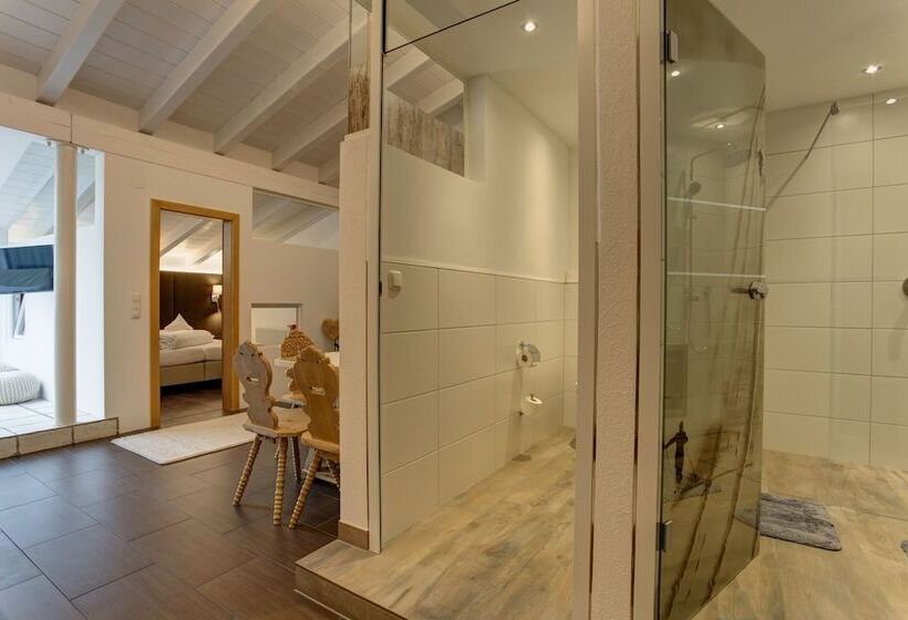 سوئیت 2 خوابه, Am Dorfplatz Suites  Adults Only