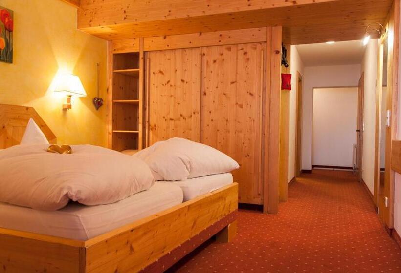 سوییت جونیور, Am Dorfplatz Suites  Adults Only