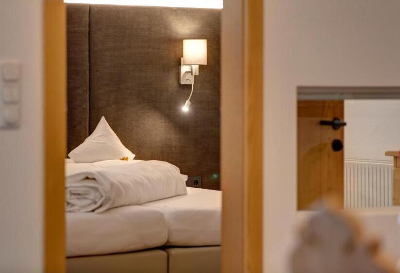 Люкс 2 Спальни, Am Dorfplatz Suites  Adults Only