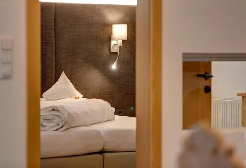 سوئیت 2 خوابه, Am Dorfplatz Suites  Adults Only