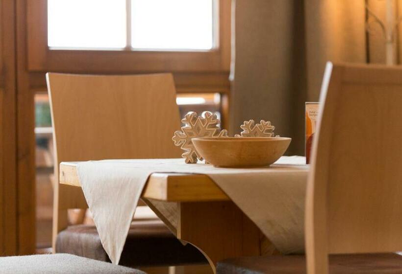 Люкс с Балконом, Am Dorfplatz Suites  Adults Only