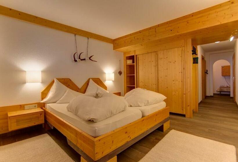 سوئیت با بالکن, Am Dorfplatz Suites  Adults Only