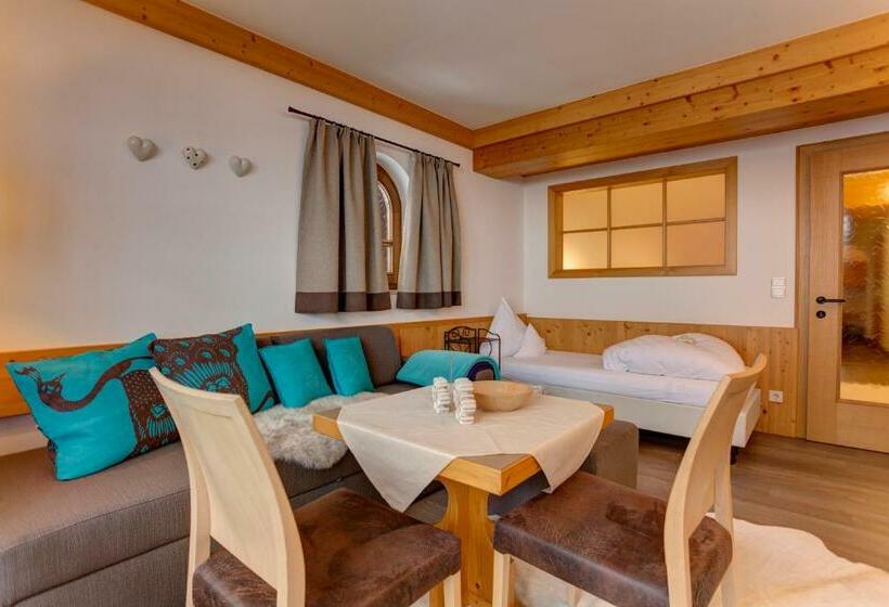 سوئیت با بالکن, Am Dorfplatz Suites  Adults Only