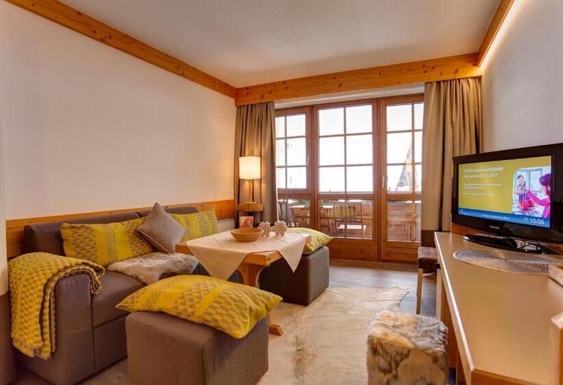 سوییت جونیور, Am Dorfplatz Suites  Adults Only